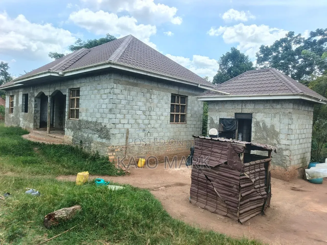 3bdrm House in Nsabwe, Mukono TC for sale in Mukono TC
