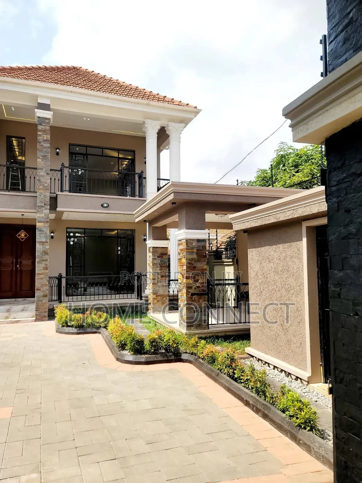 5bdrm Duplex in Akright Estate, Central Division for sale in Central Division