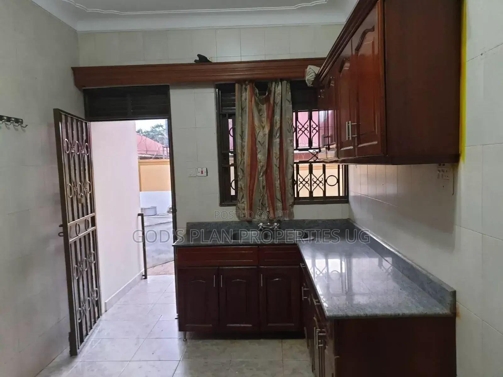 3bdrm Apartment in Nsambya, Central Division for rent in Central Division