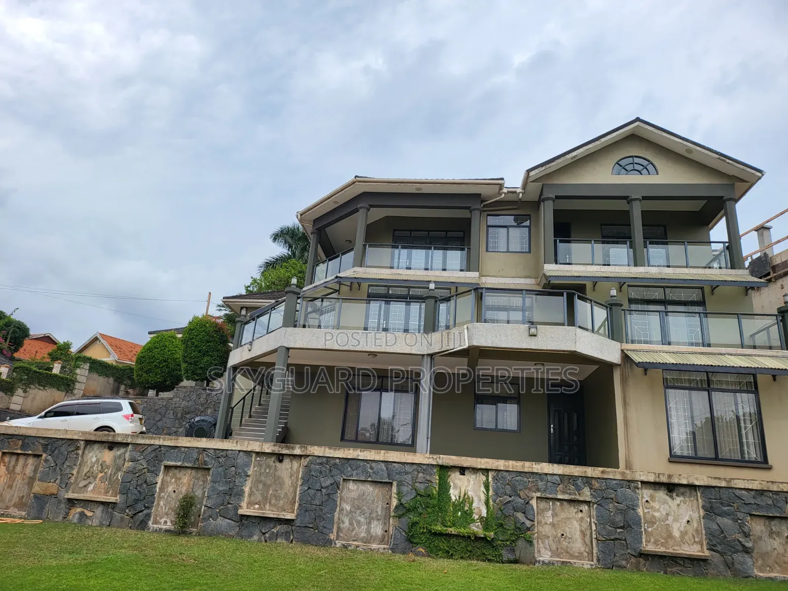 6bdrm Mansion in Munyonyo Road, Central Division for rent in Central Division