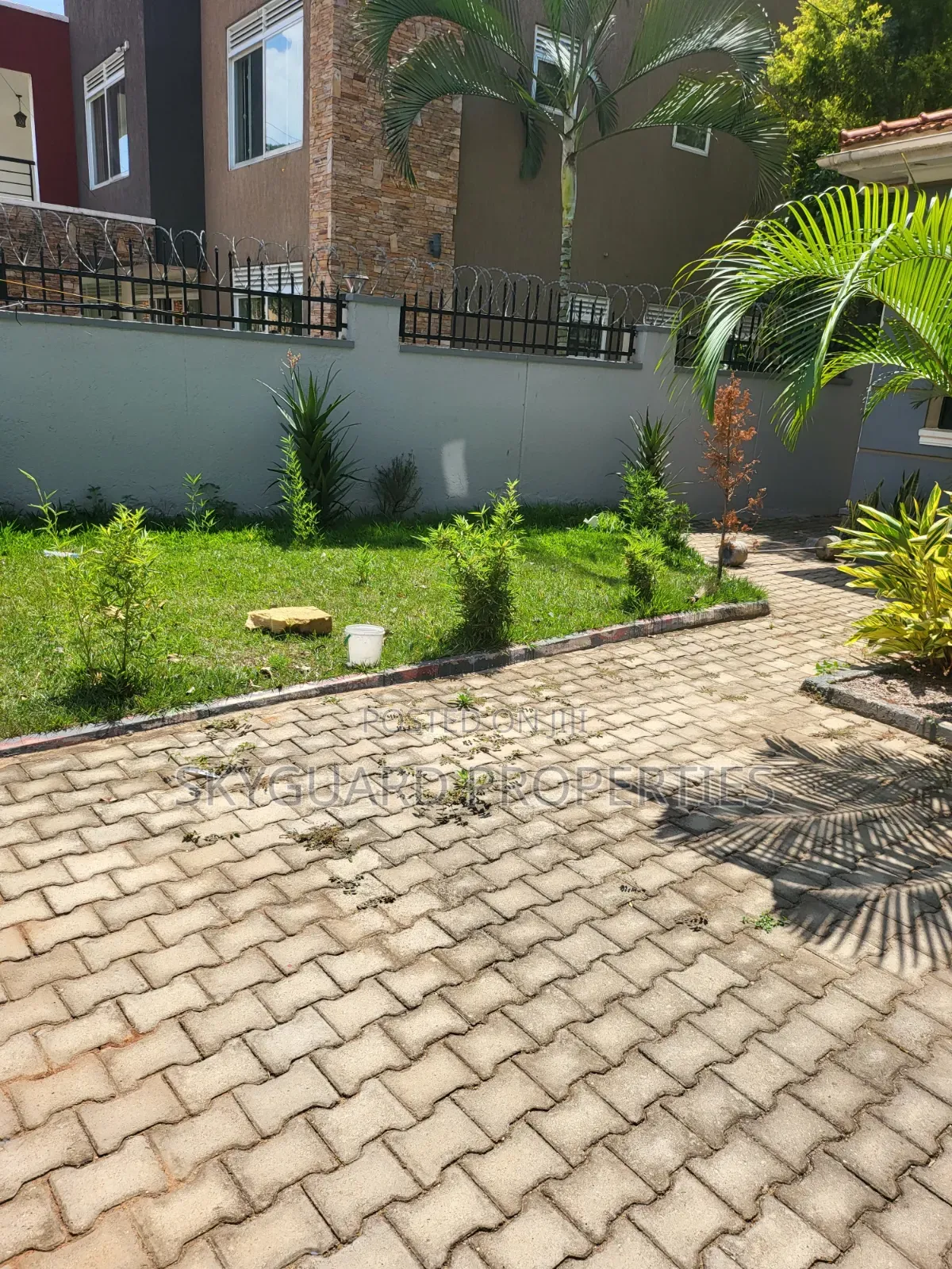 5bdrm House in Muyenga Bukasa Road, Central Division for rent in Central Division