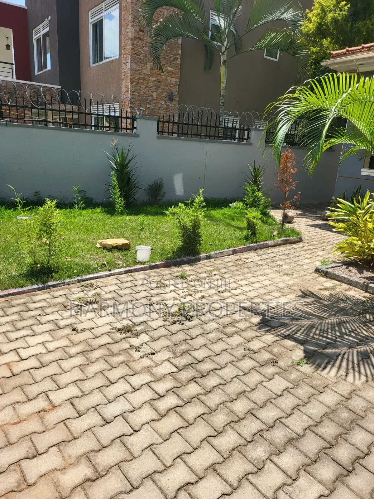 5bdrm House in Muyenga Bukasa Road, Central Division for rent in Central Division