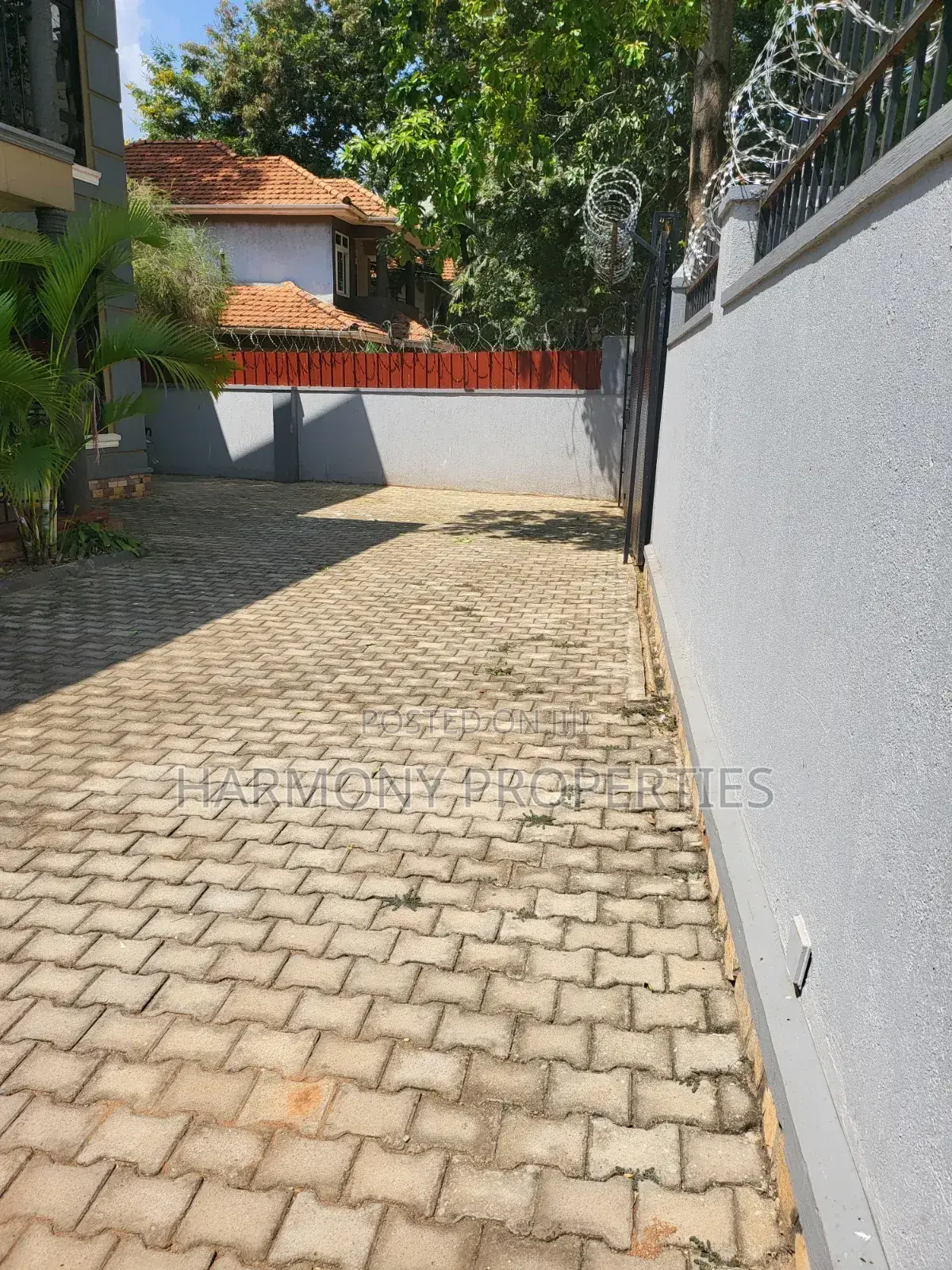5bdrm House in Muyenga Bukasa Road, Central Division for rent in Central Division