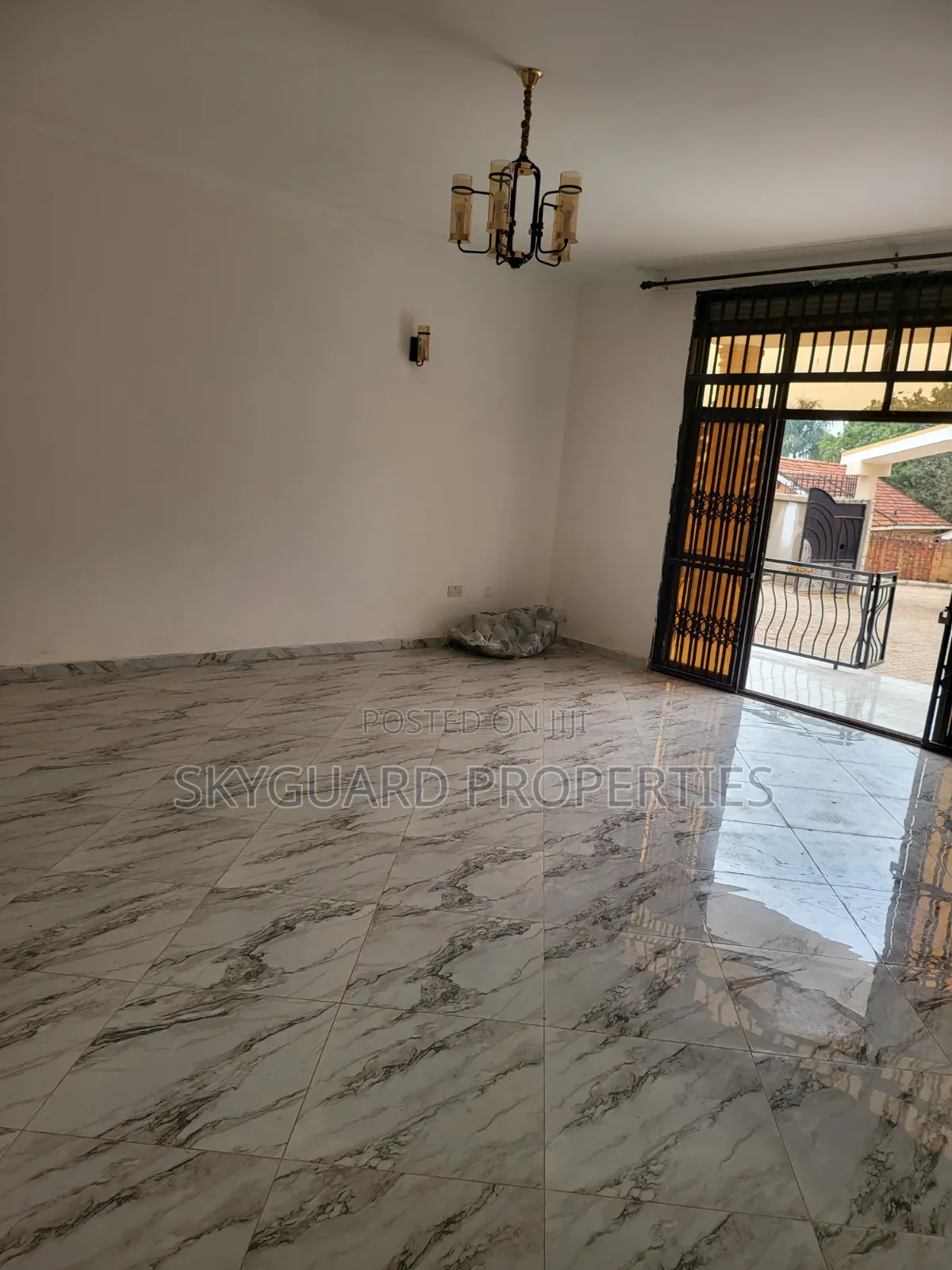 5bdrm Mansion in Bunga Kalungu, Central Division for rent in Central Division