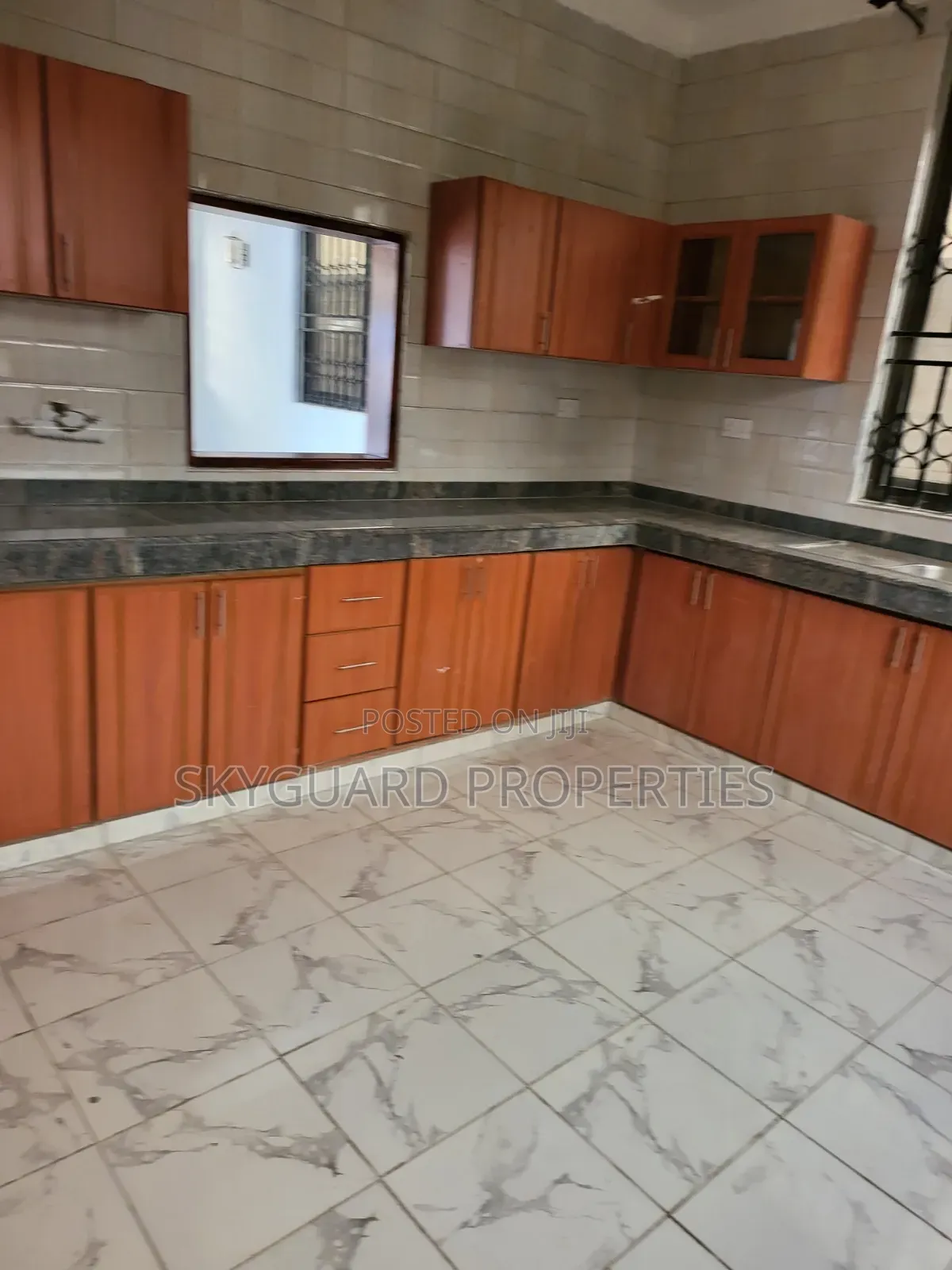 5bdrm Mansion in Bunga Kalungu, Central Division for rent in Central Division