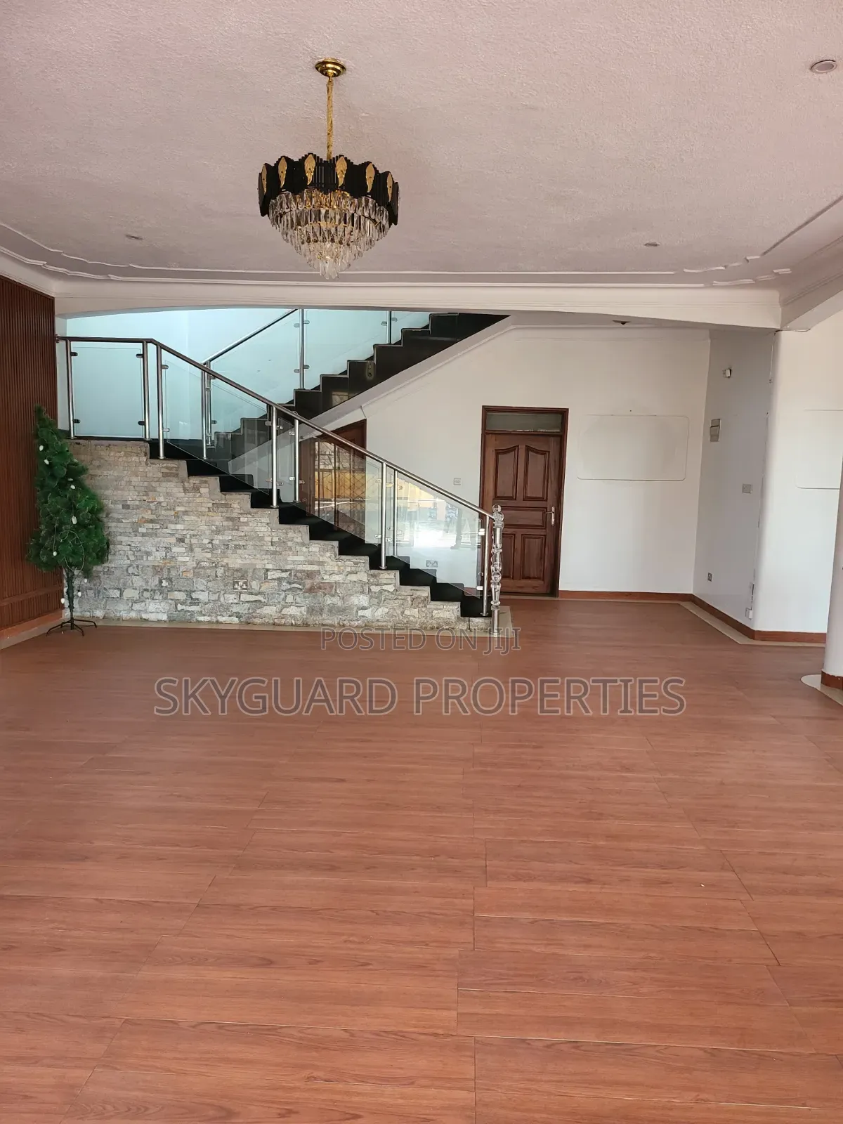 5bdrm Mansion in Makindye Kizungu, Central Division for rent in Central Division