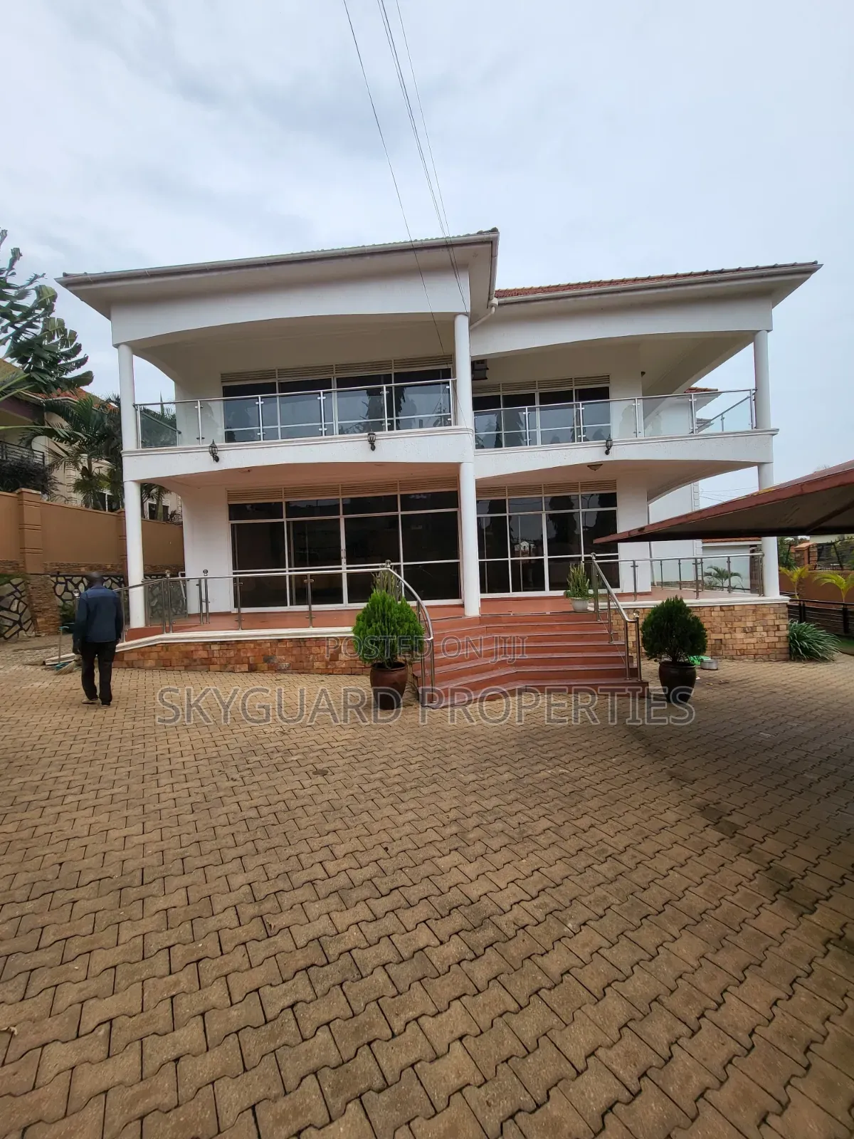 5bdrm Mansion in Makindye Kizungu, Central Division for rent in Central Division