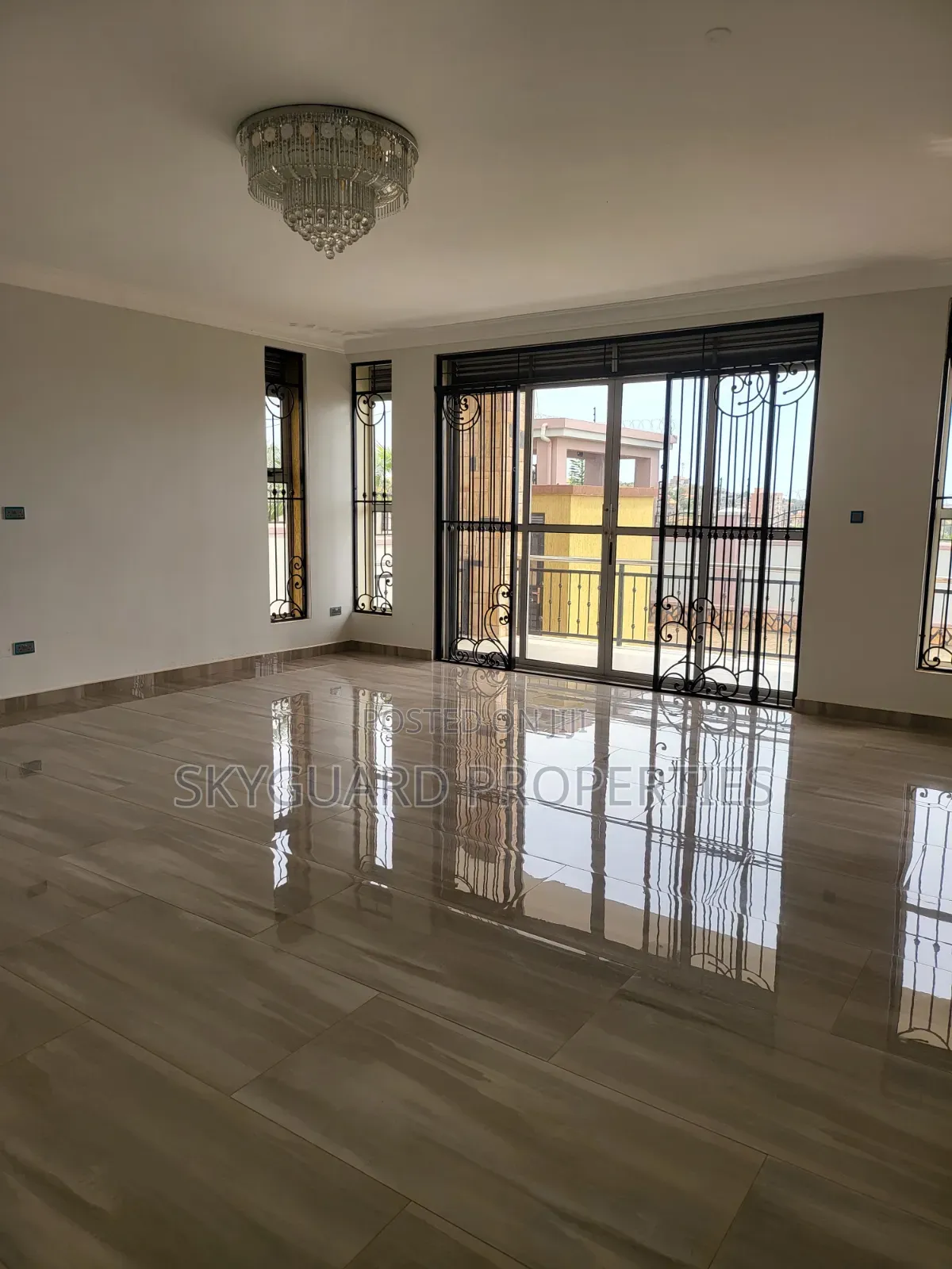 6bdrm Mansion in Buziga, Central Division for rent in Central Division