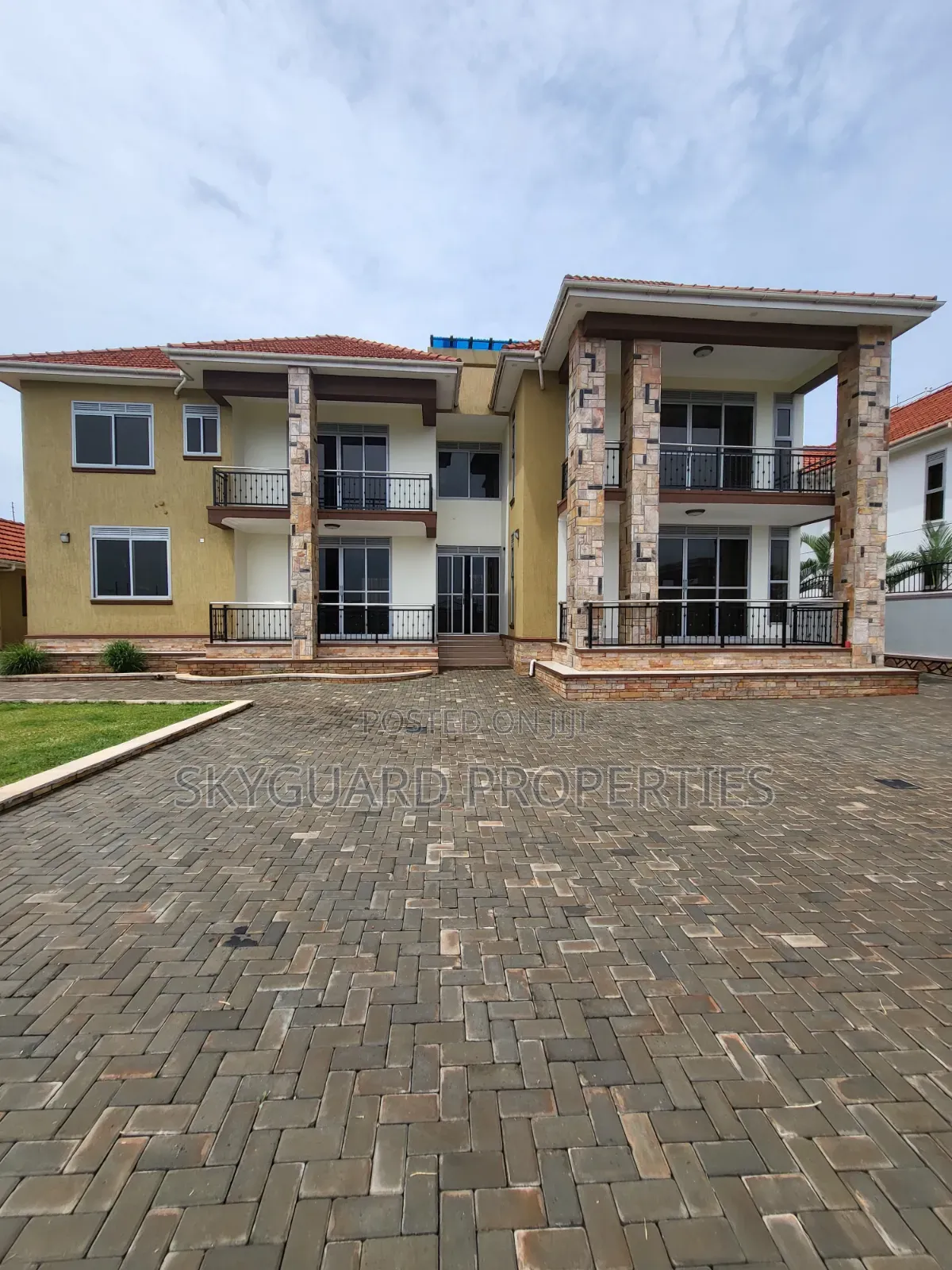 6bdrm Mansion in Buziga, Central Division for rent in Central Division