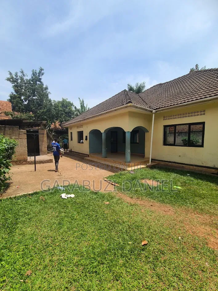 Furnished 3bdrm House in Kitendde, Wakiso / Wakiso for sale in Wakiso / Wakiso