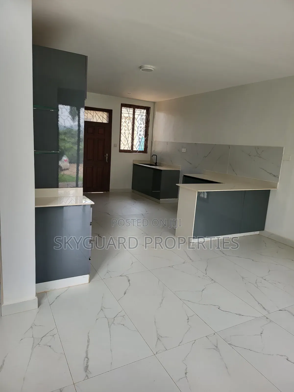 5bdrm Villa in Bugolobi, Central Division for rent in Central Division
