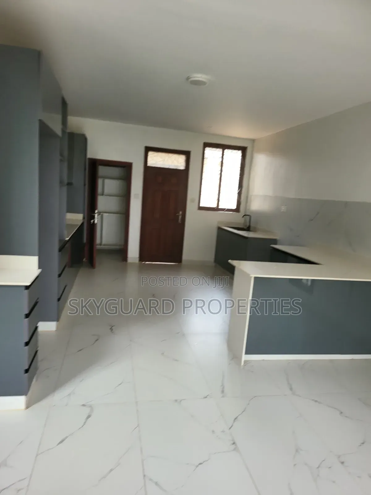 5bdrm Villa in Bugolobi, Central Division for rent in Central Division