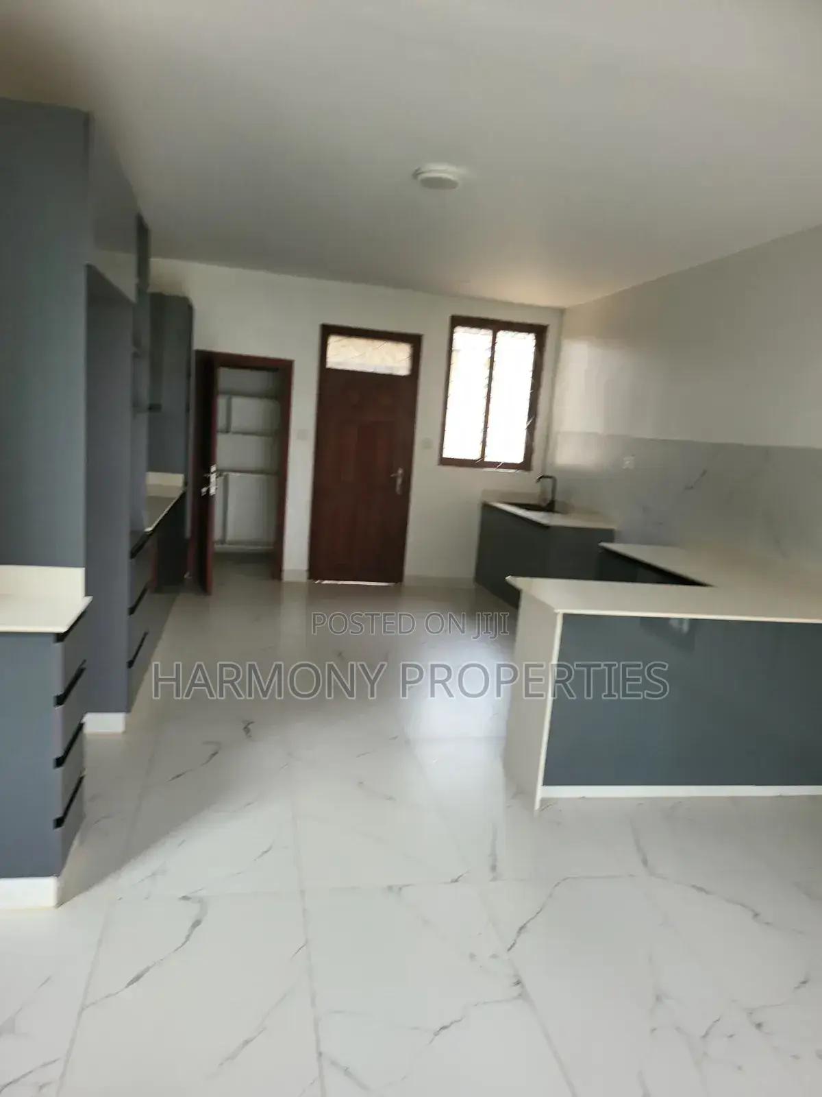 5bdrm Villa in Bugolobi, Central Division for rent in Central Division