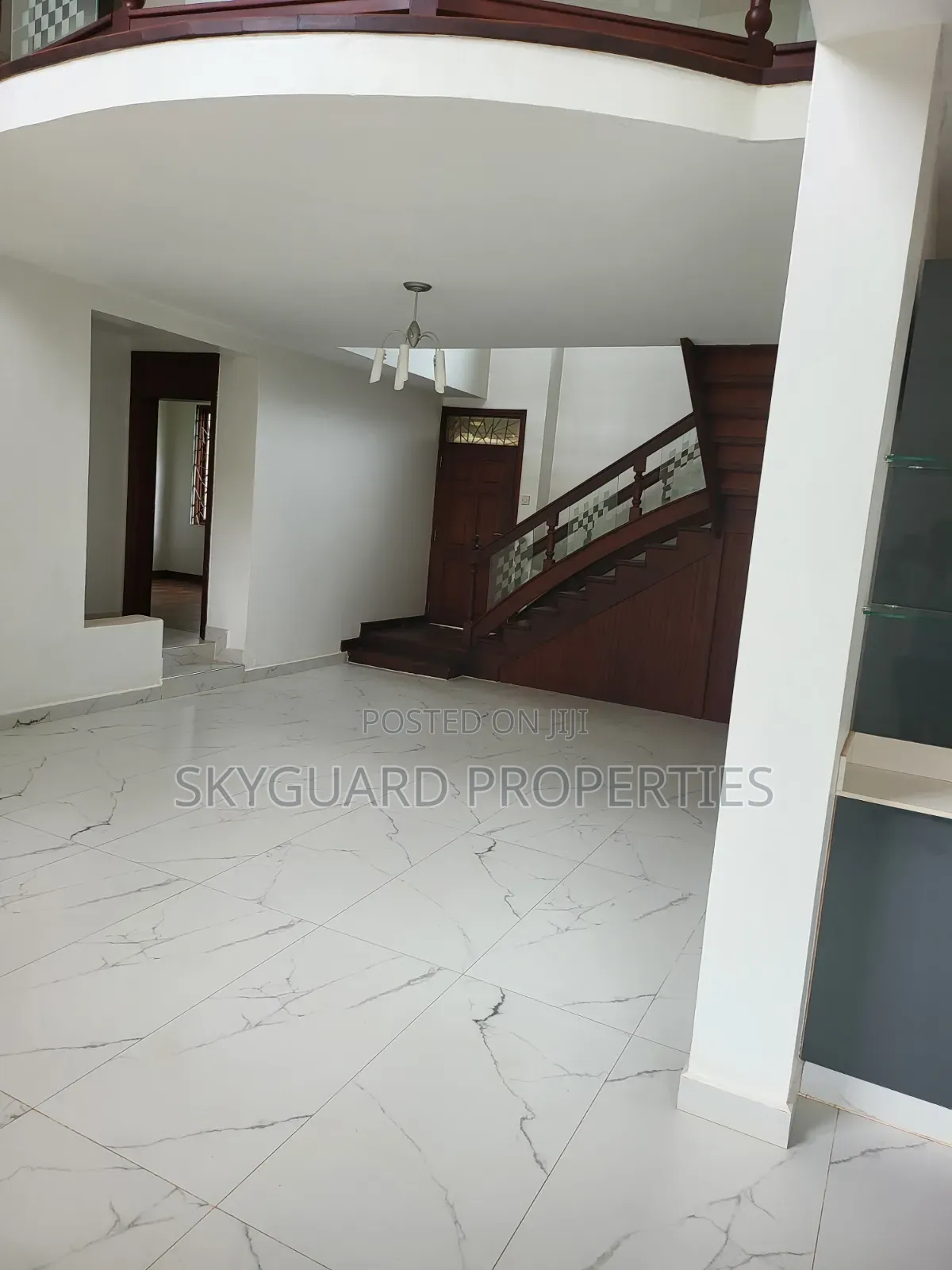5bdrm Villa in Bugolobi, Central Division for rent in Central Division