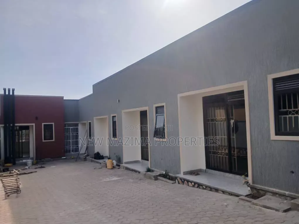 6bdrm House in Seguku Ntebe Rd, Central Division for sale in Central Division