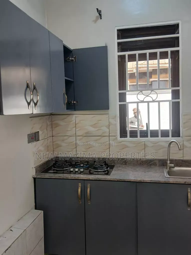 6bdrm House in Seguku Ntebe Rd, Central Division for sale in Central Division