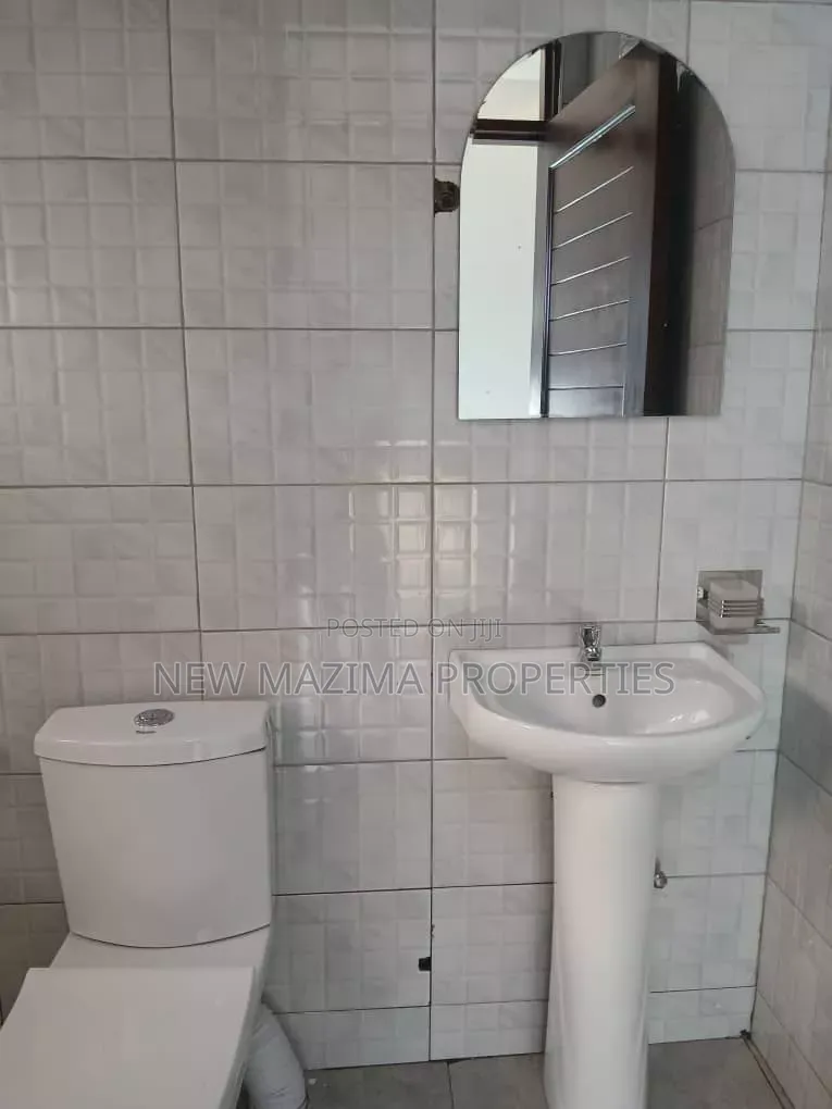 6bdrm House in Seguku Ntebe Rd, Central Division for sale in Central Division