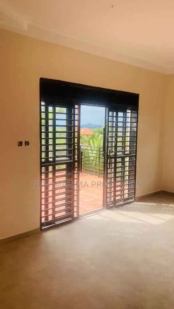 6bdrm Maisonette in Namulanda Ntebe Rd, Central Division for sale in Central Division