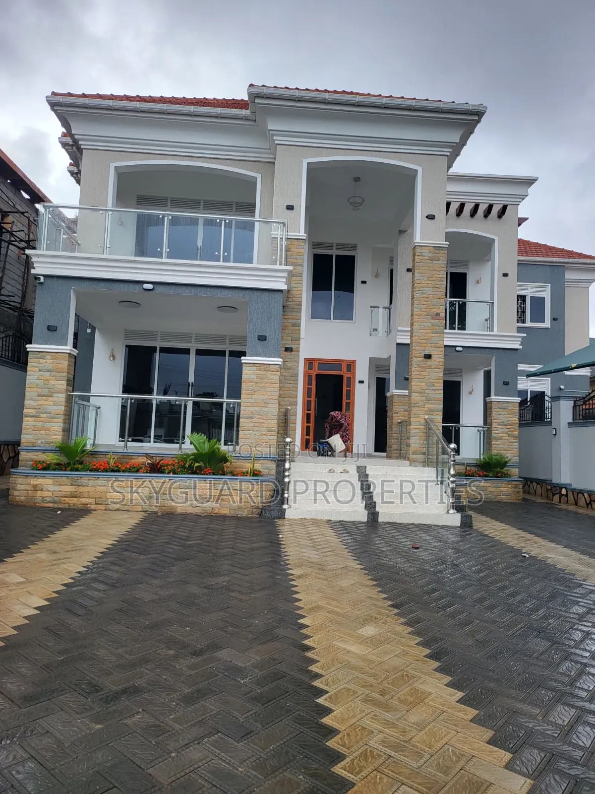 6bdrm Mansion in Muyenga, Central Division for rent in Central Division