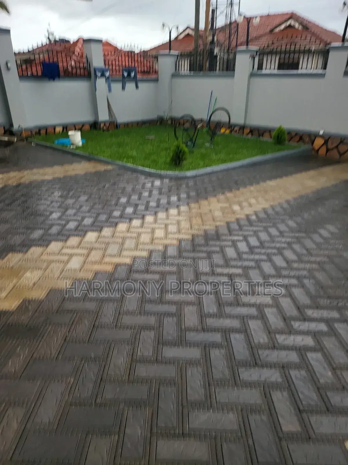 6bdrm Mansion in Muyenga, Central Division for rent in Central Division
