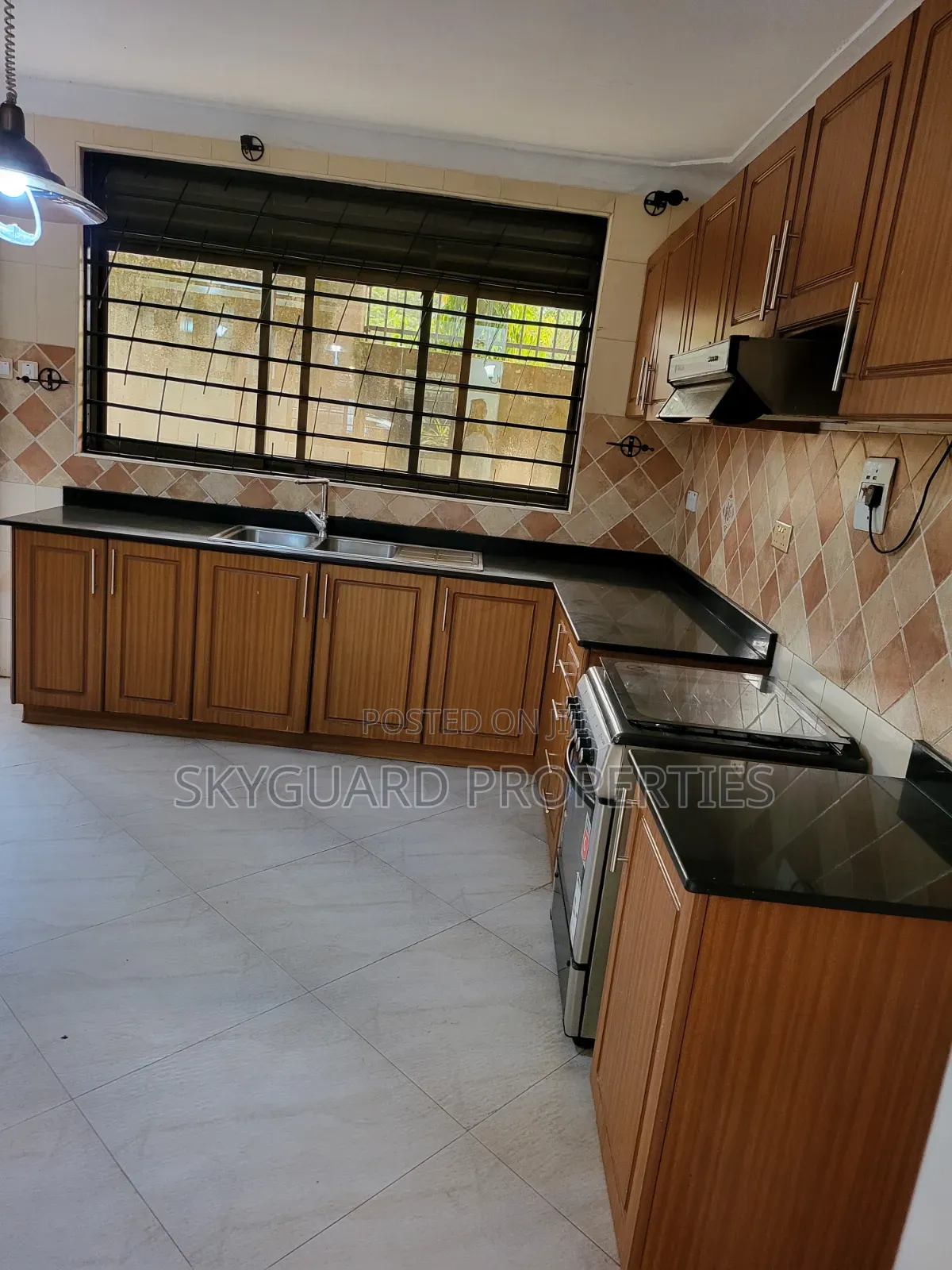 5bdrm House in Muyenga Bukasa, Central Division for rent in Central Division