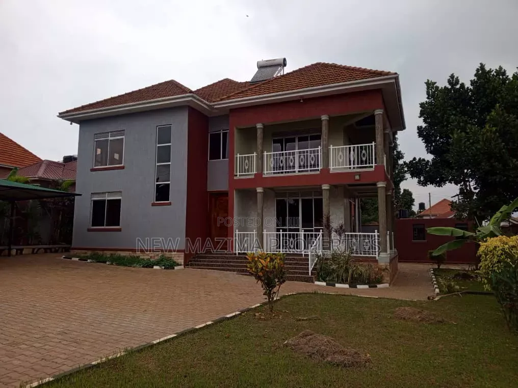 5bdrm Maisonette in Kitende Ntebe Rd, Central Division for sale in Central Division
