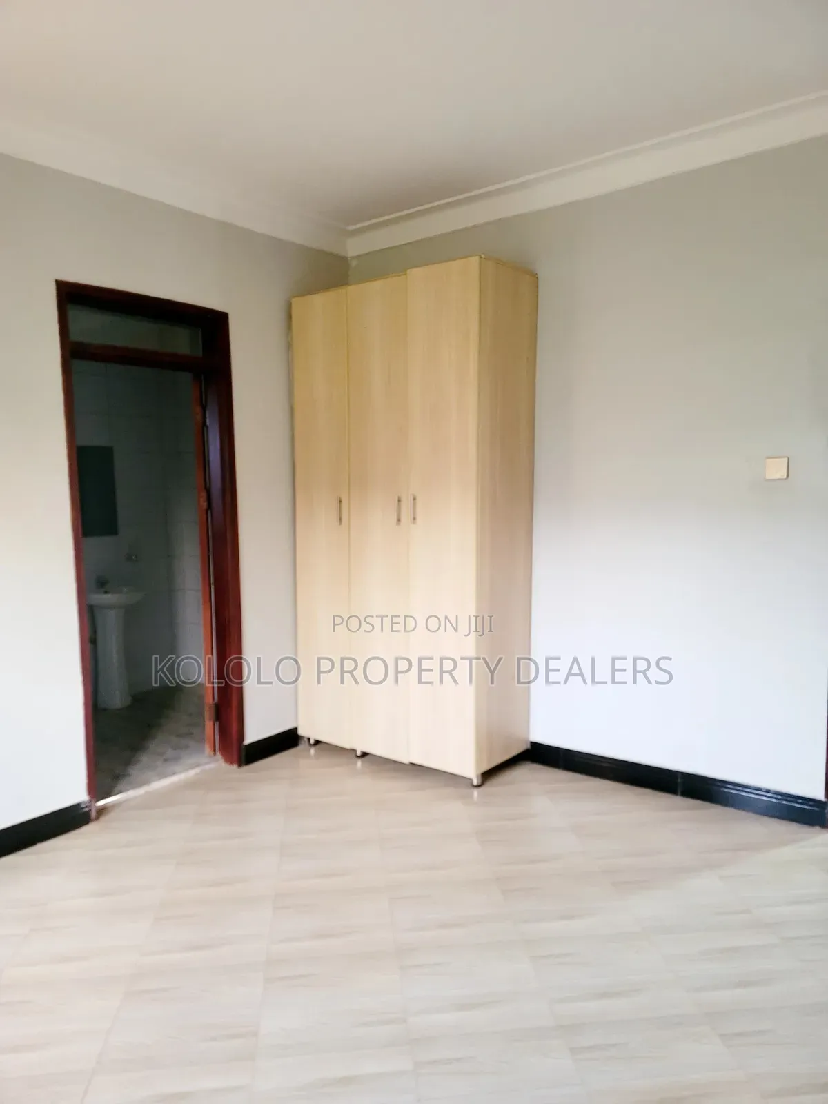 4bdrm Duplex in Kitende, Central Division for sale in Central Division