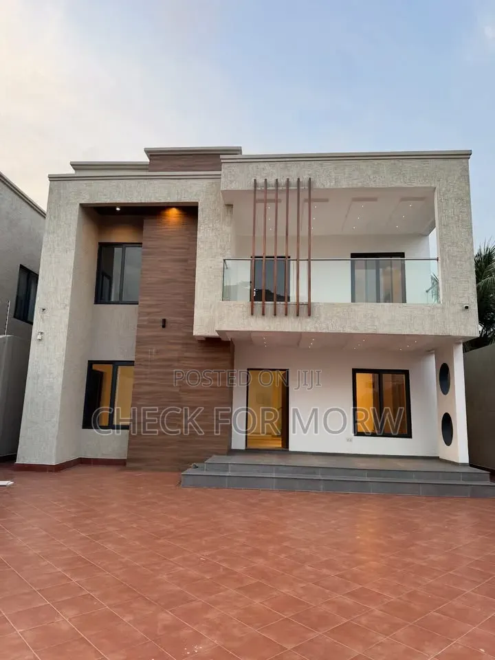 5bdrm Duplex in Akright, Central Division for rent in Central Division