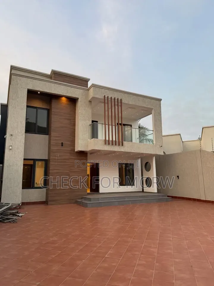 5bdrm Duplex in Akright, Central Division for rent in Central Division