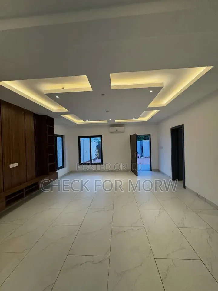 5bdrm Duplex in Akright, Central Division for rent in Central Division