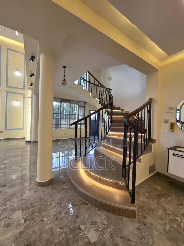 6bdrm Duplex in Kira, Central Division for sale in Central Division