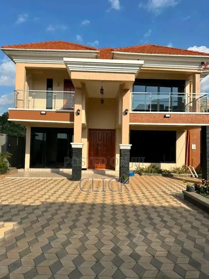5bdrm Duplex in Bugolobi, Central Division for rent in Central Division