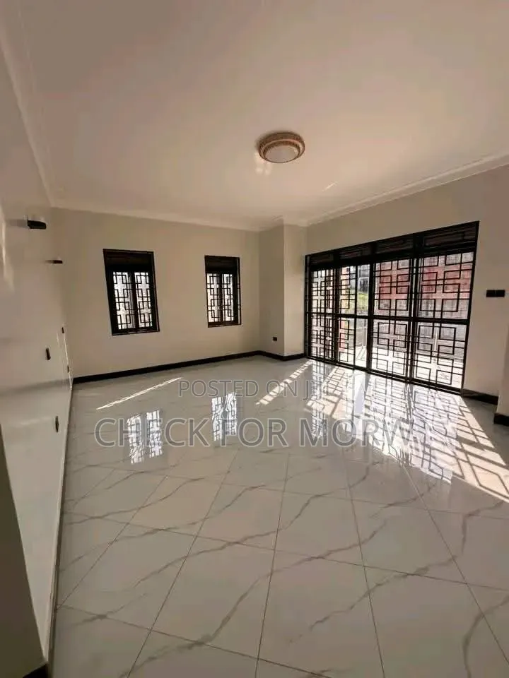 5bdrm Duplex in Bugolobi, Central Division for rent in Central Division