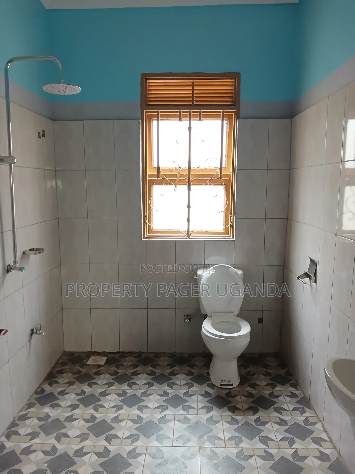 3bdrm House in Kira-Nsasa for rent in Kira