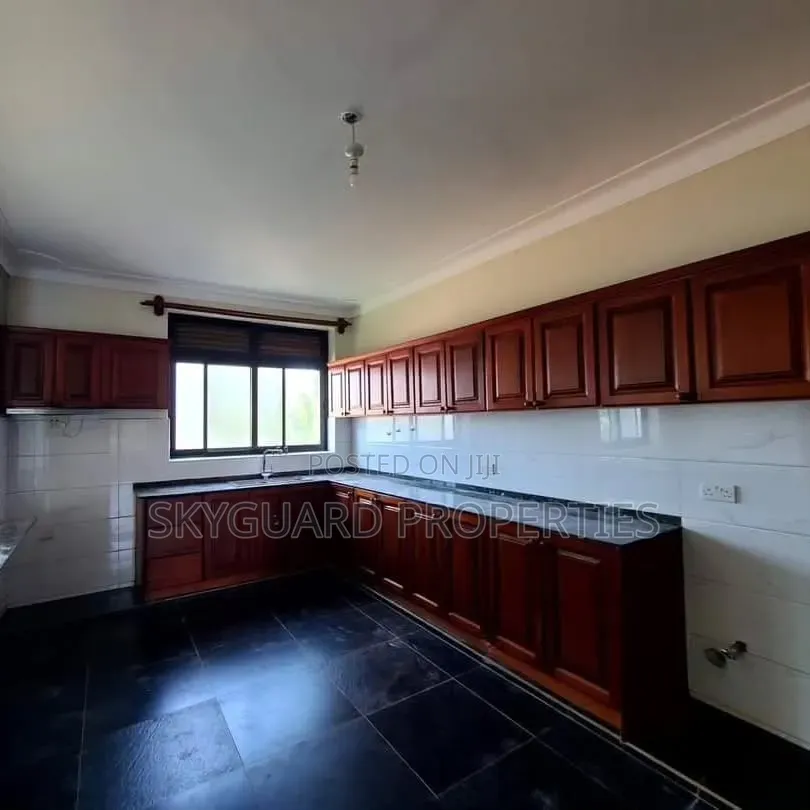 3bdrm Apartment in Bugolobi, Central Division for rent in Central Division
