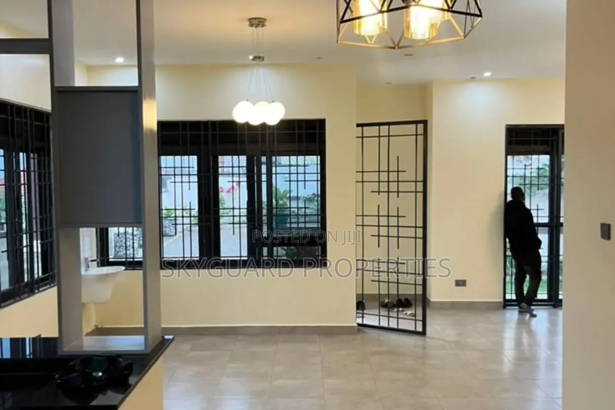 5bdrm House in Kasanga, Central Division for rent in Central Division