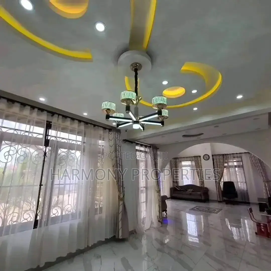 6bdrm Mansion in Munyonyo, Central Division for rent in Central Division