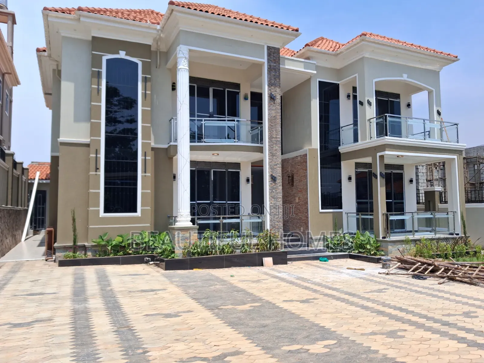 Furnished 6bdrm Duplex in Kira Tarmacked for sale in Kira