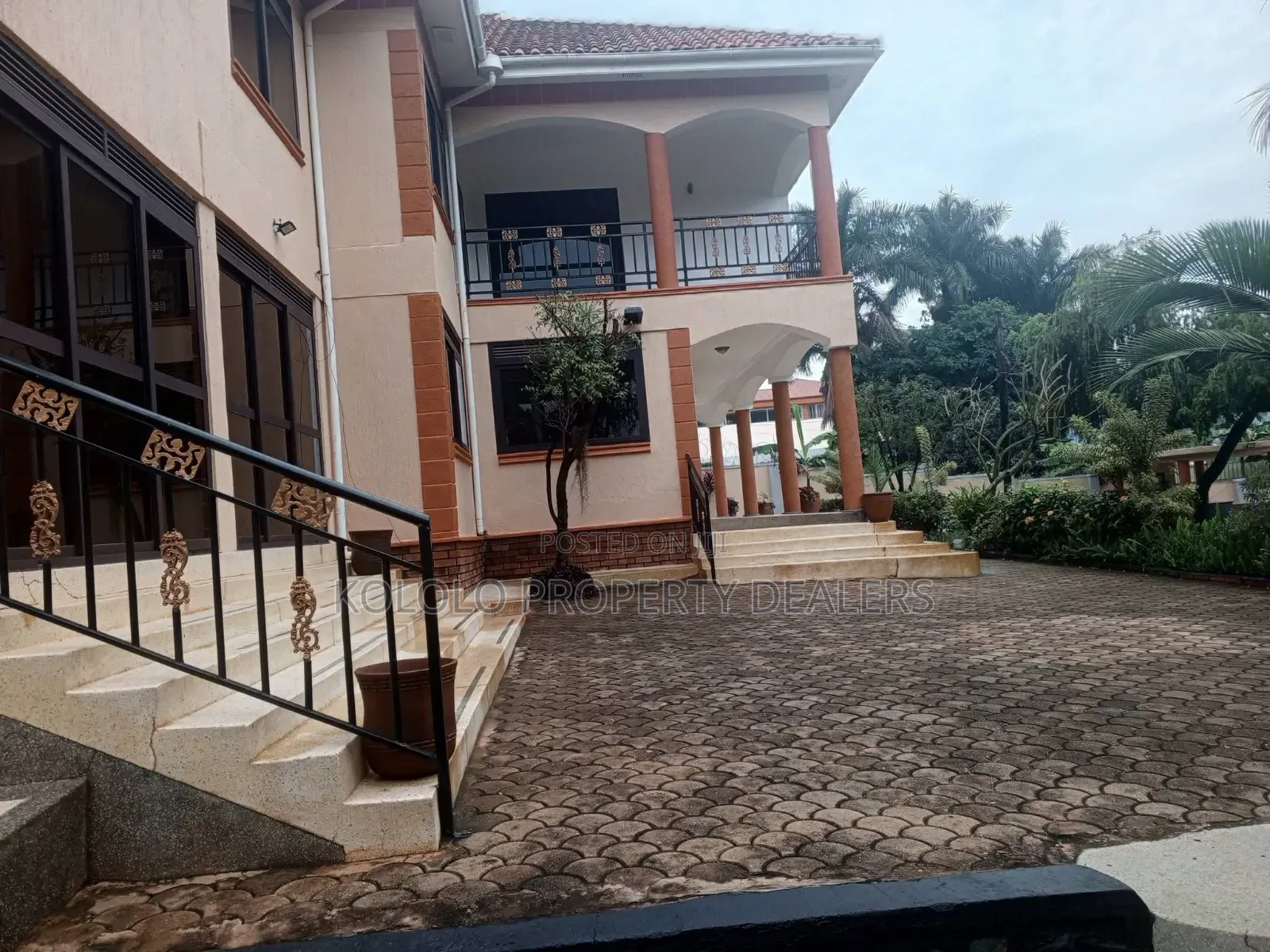 5bdrm Duplex in Bugolobi, Central Division for rent in Central Division