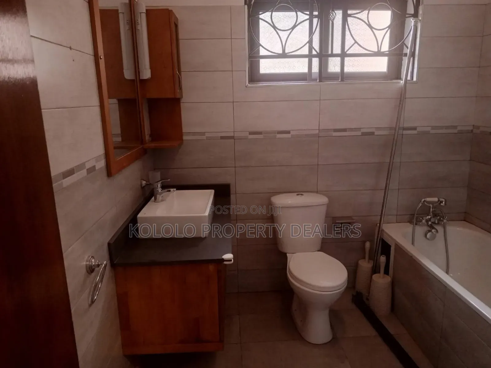 5bdrm Duplex in Bugolobi, Central Division for rent in Central Division