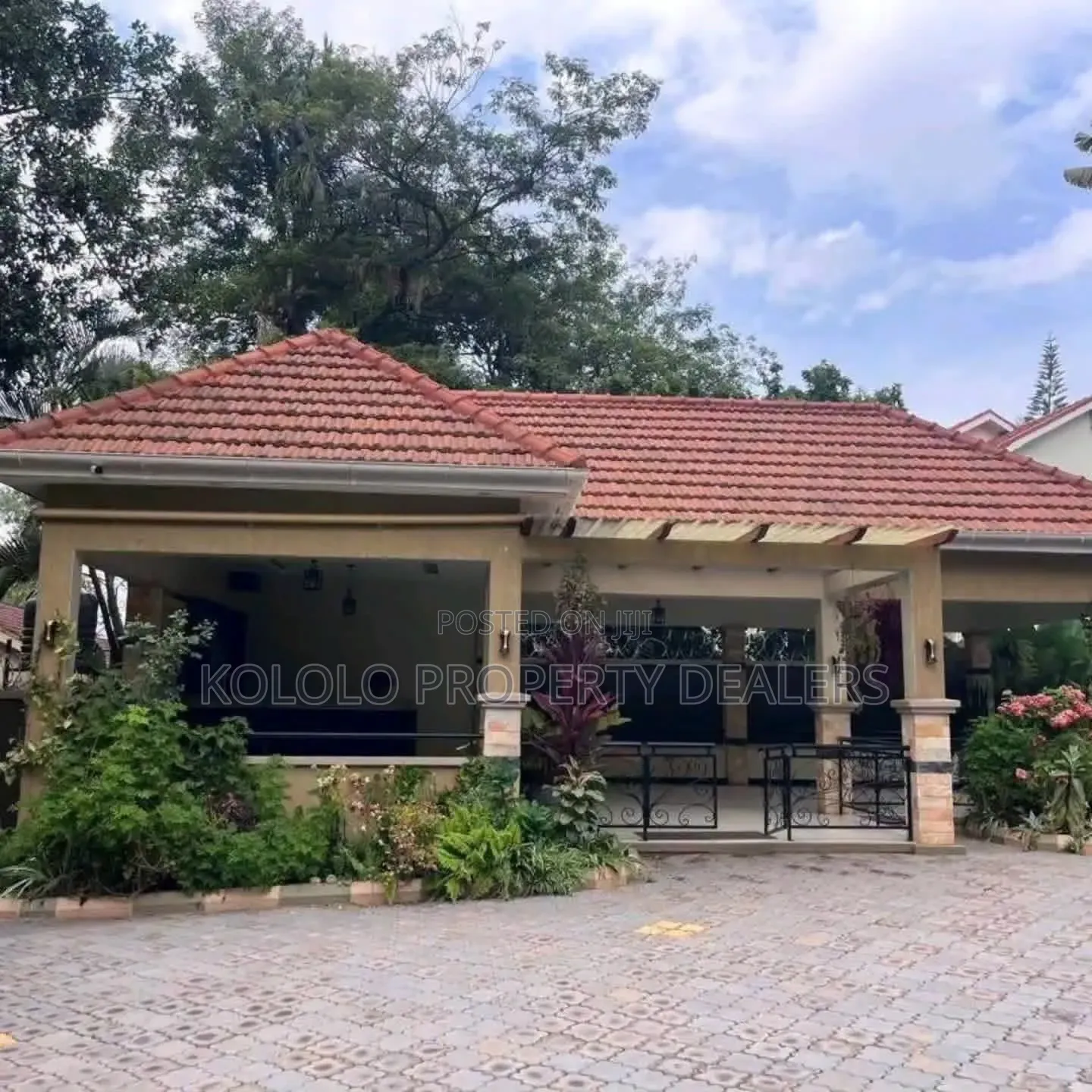 5bdrm Duplex in Naguru, Central Division for sale in Central Division