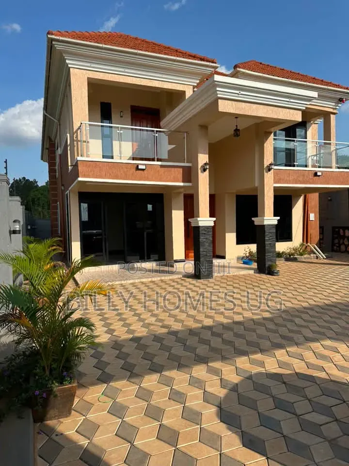 5bdrm Mansion in Kira for sale in Kira
