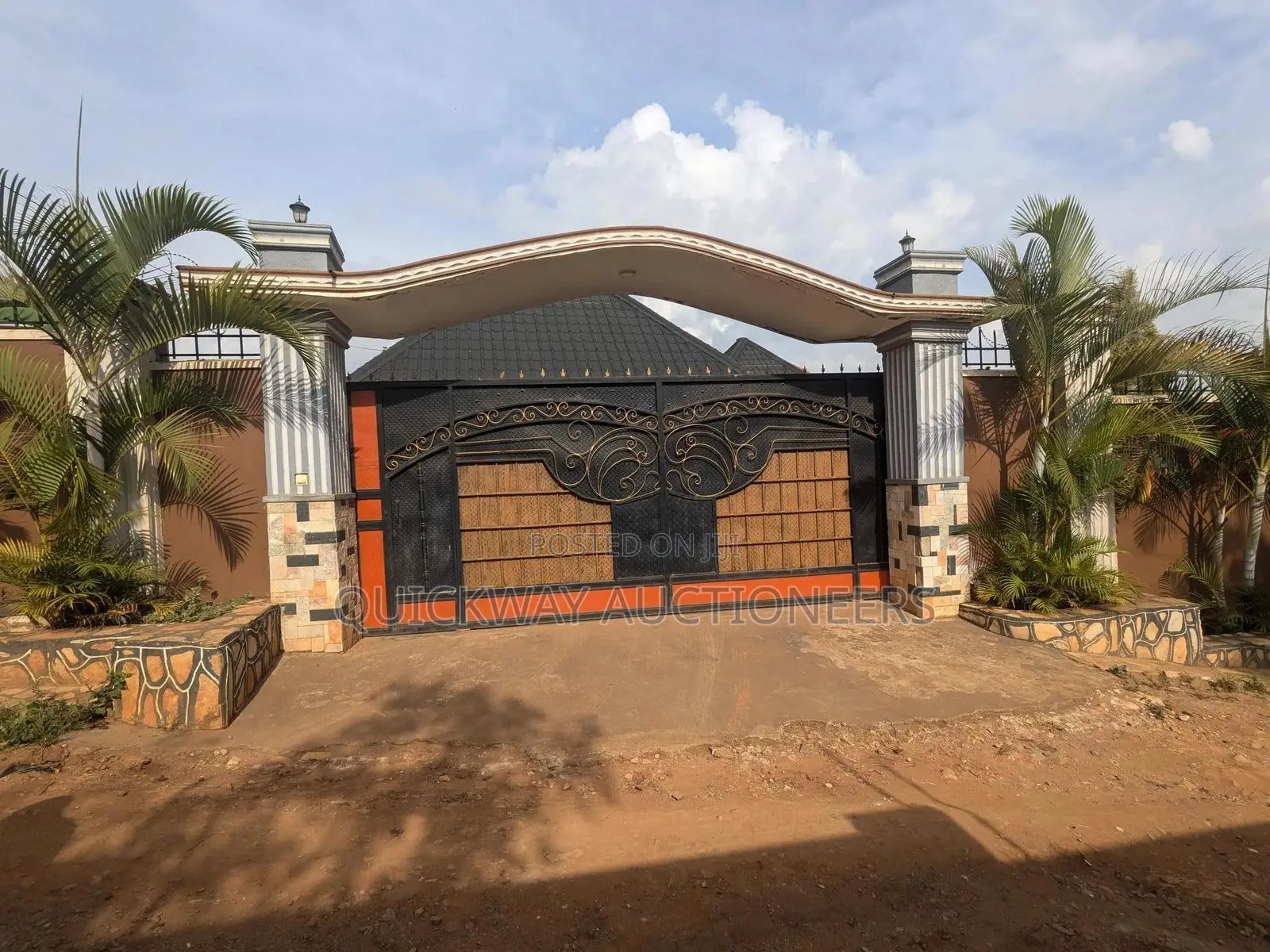 5bdrm House in Nangabo for sale in Nangabo