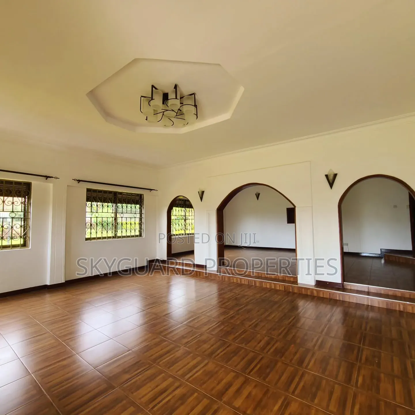 5bdrm Bungalow in Bugolobi, Central Division for rent in Central Division
