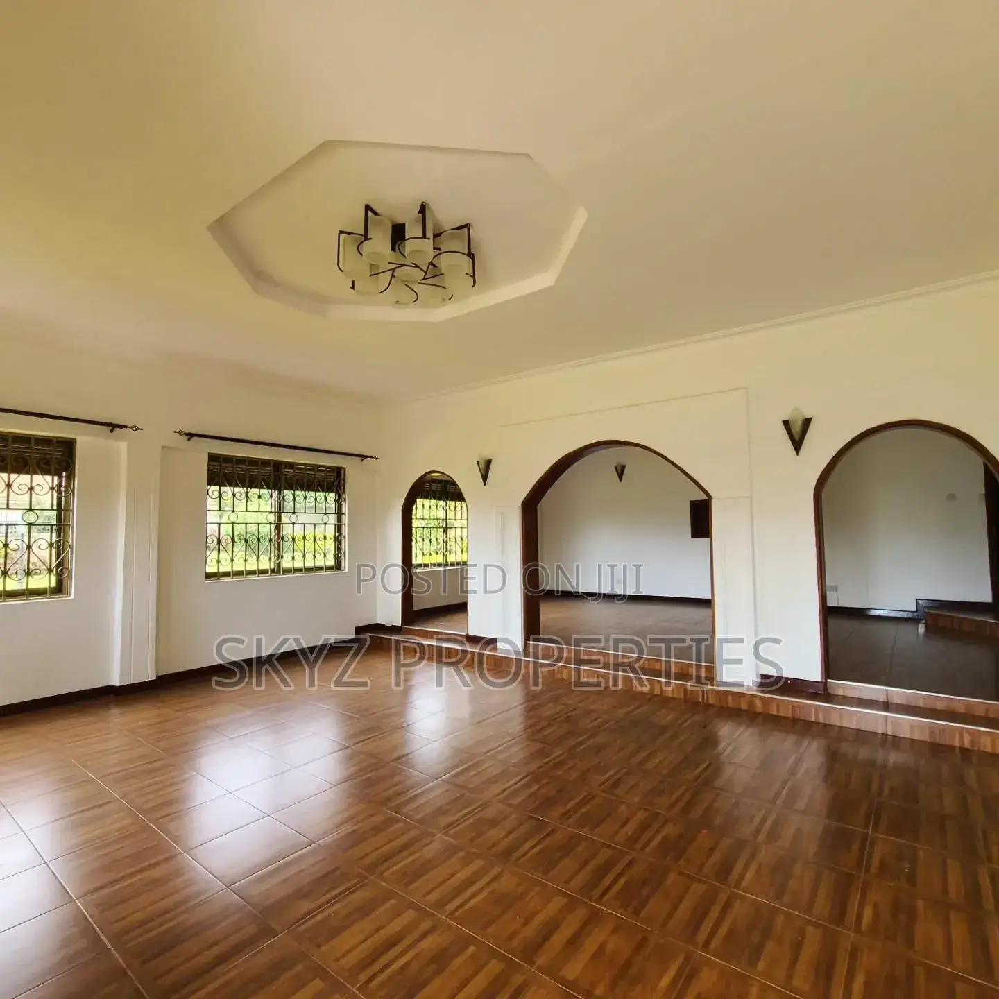5bdrm Bungalow in Bugolobi, Central Division for rent in Central Division