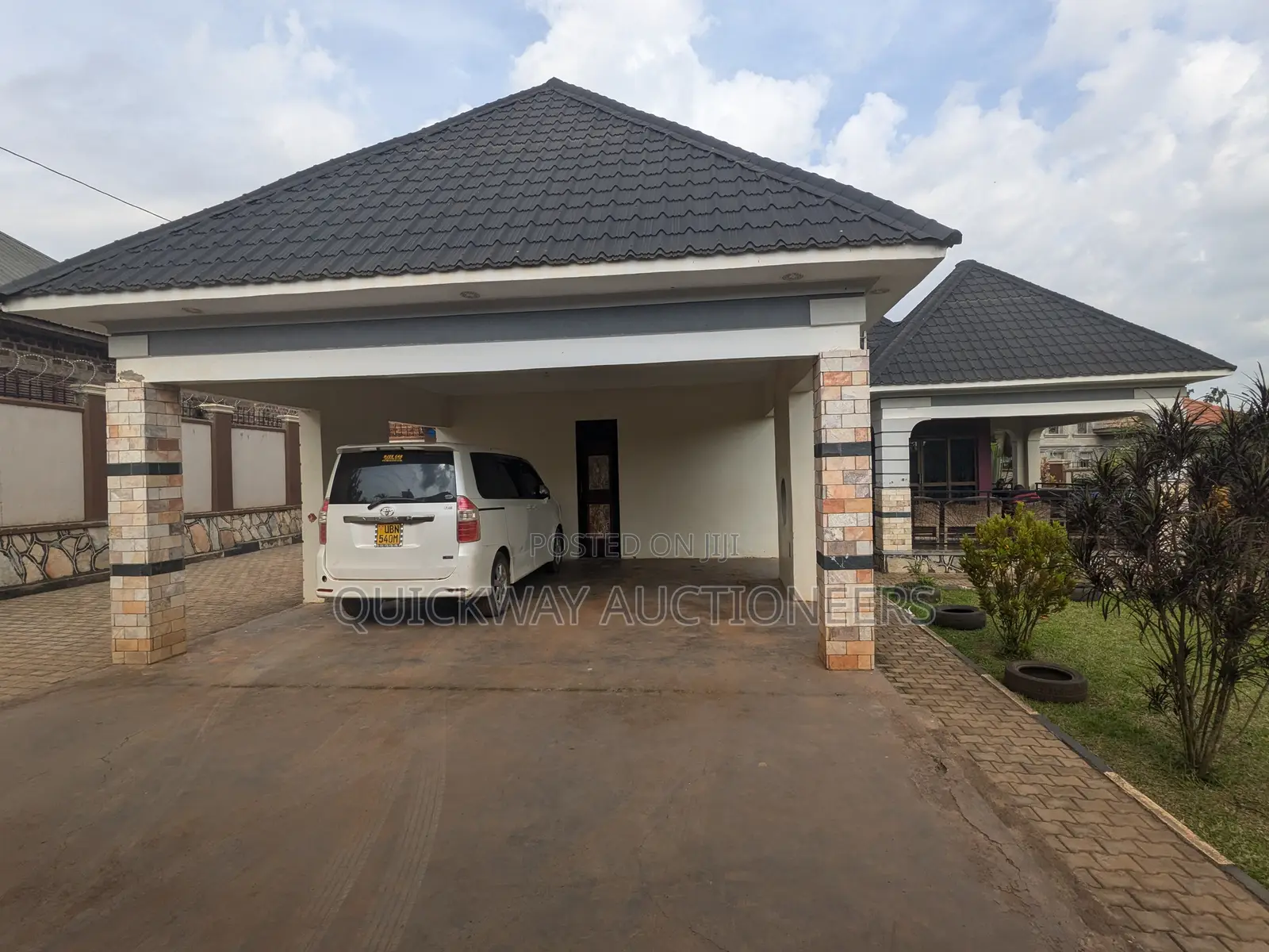 5bdrm House in Nangabo for sale in Nangabo