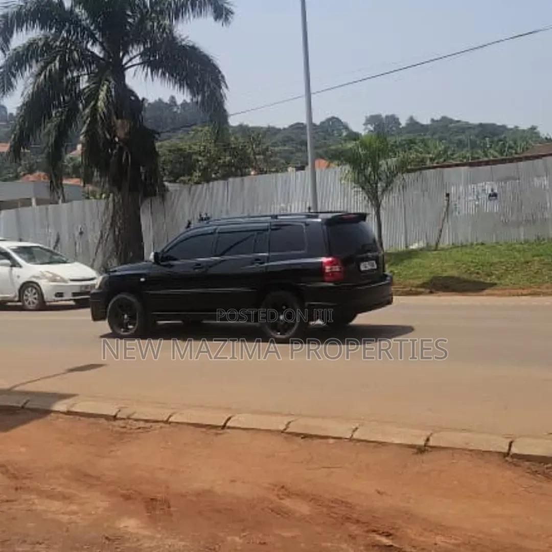 Full Acre With 30 Decimals Onsale Measuring Direct Bwebajja Ntebe Rd in Central Division