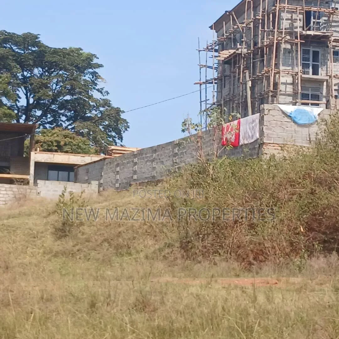 Lake Plot in Well Fence Quick Sale Just After Munyonyo Be4 Kazi Beach in Central Division