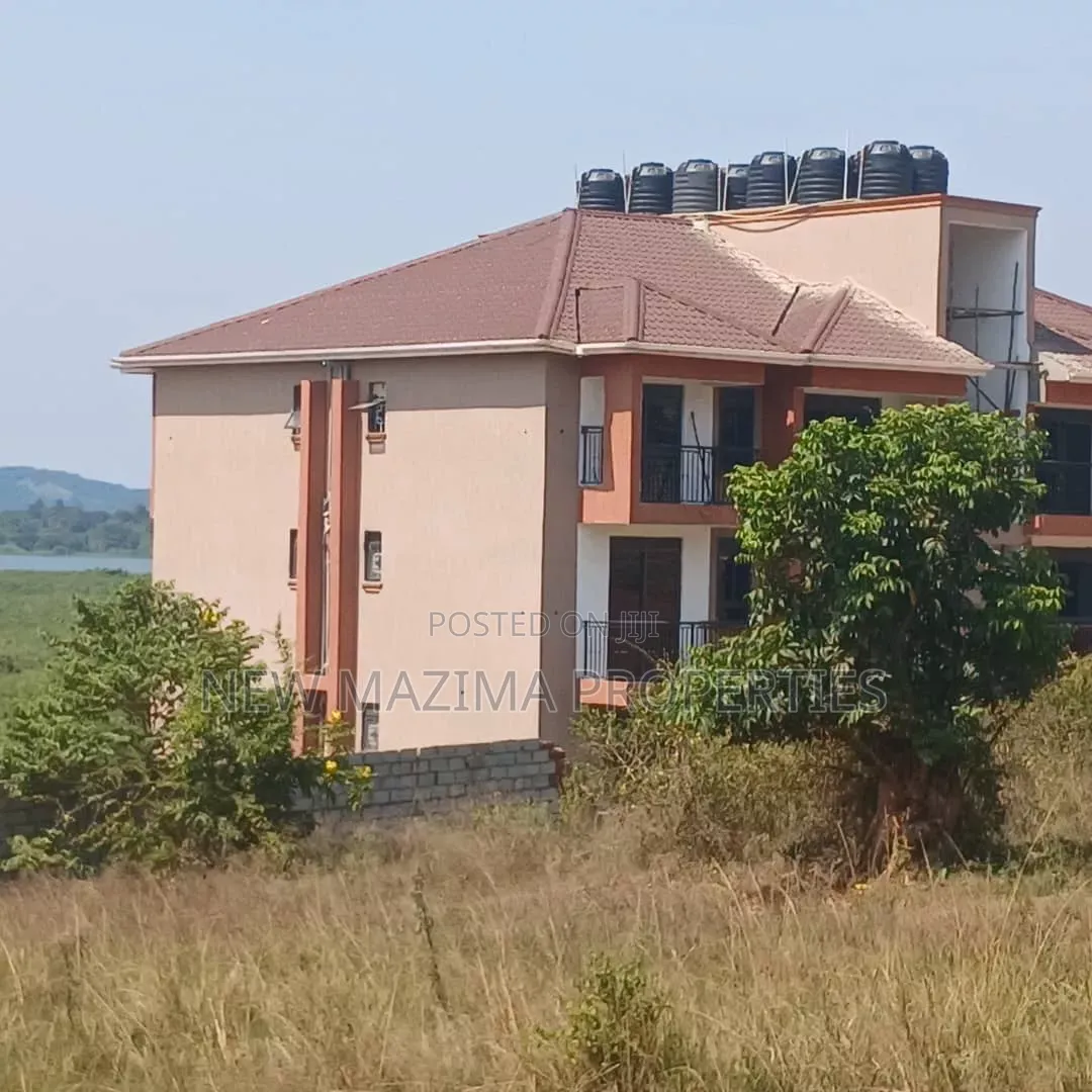 Lake Plot in Well Fence Quick Sale Just After Munyonyo Be4 Kazi Beach in Central Division