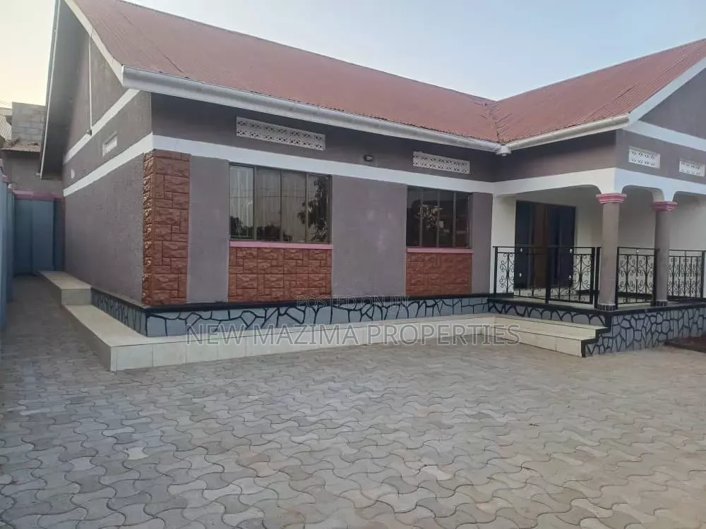 4bdrm Bungalow in Namasuba Heights, Central Division for sale in Central Division